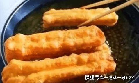 探索传统美食新魅力，最新油条做法全解析